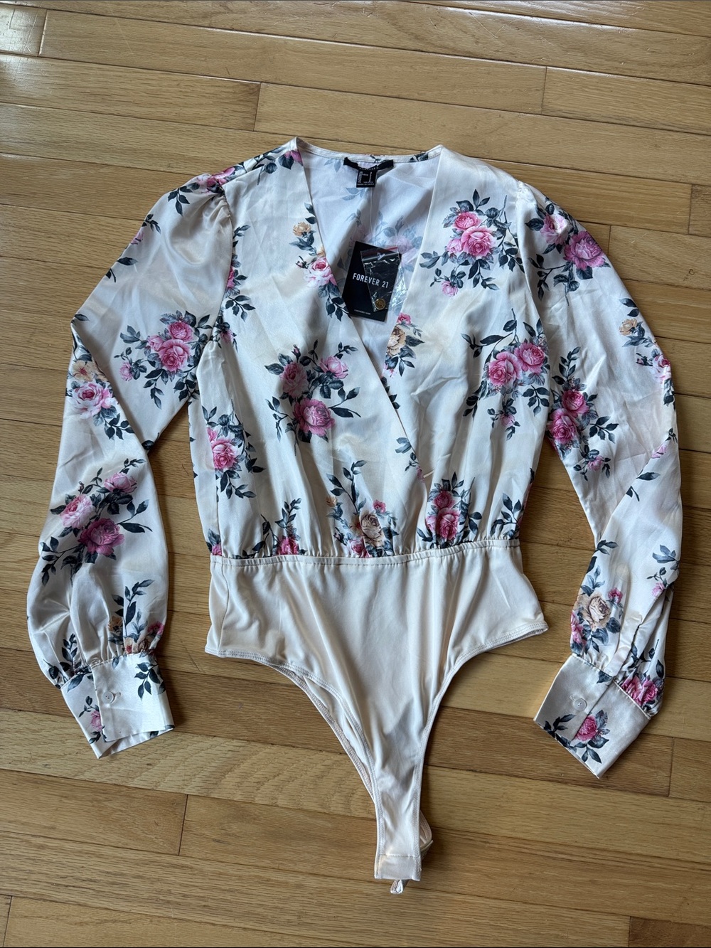 NWT forever 21 cream floral v neck bodysuit S